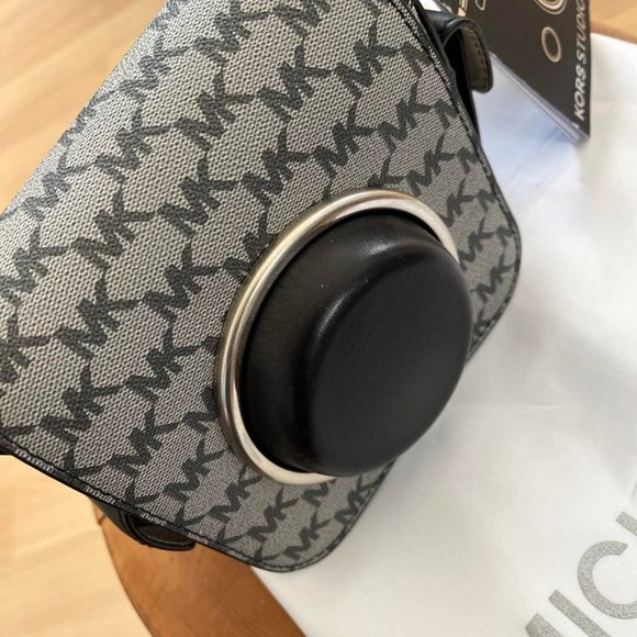 Michael Kors Camera Handbag - Picture 2 of 4